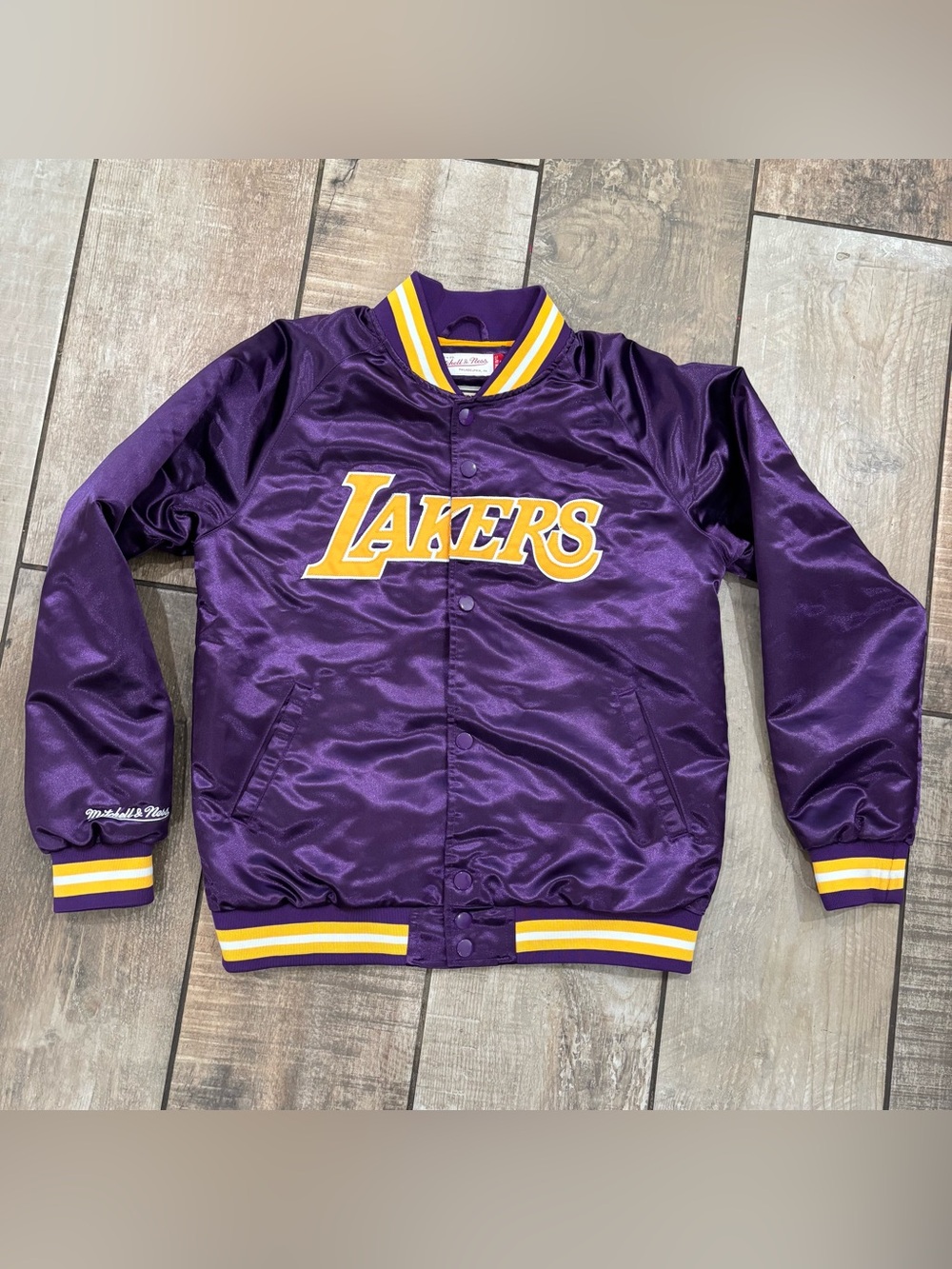 Mitchell & Ness NBA Los Angeles Lakers Purple Satin Snap Jacket Youth Med 10/12
